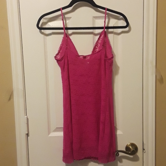 Lingerie - Picture 2 of 8